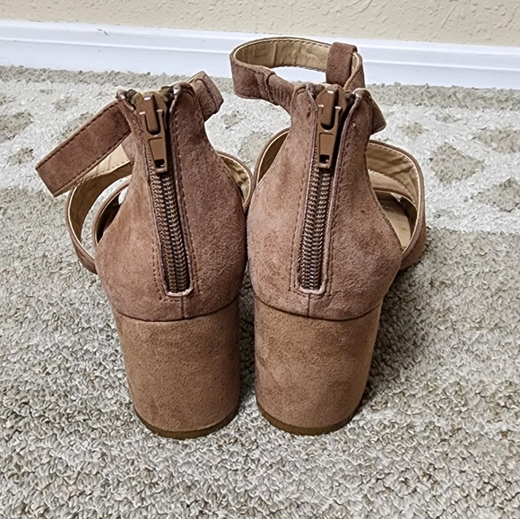 Alfani Elianaa Step 'N Flex Suede Dress Sandals - Picture 5 of 8